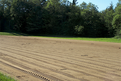 Centre équestre après le tamisage du sable